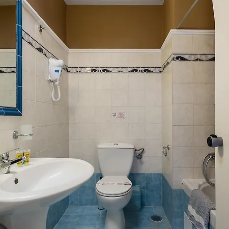 Отель Arion 3*